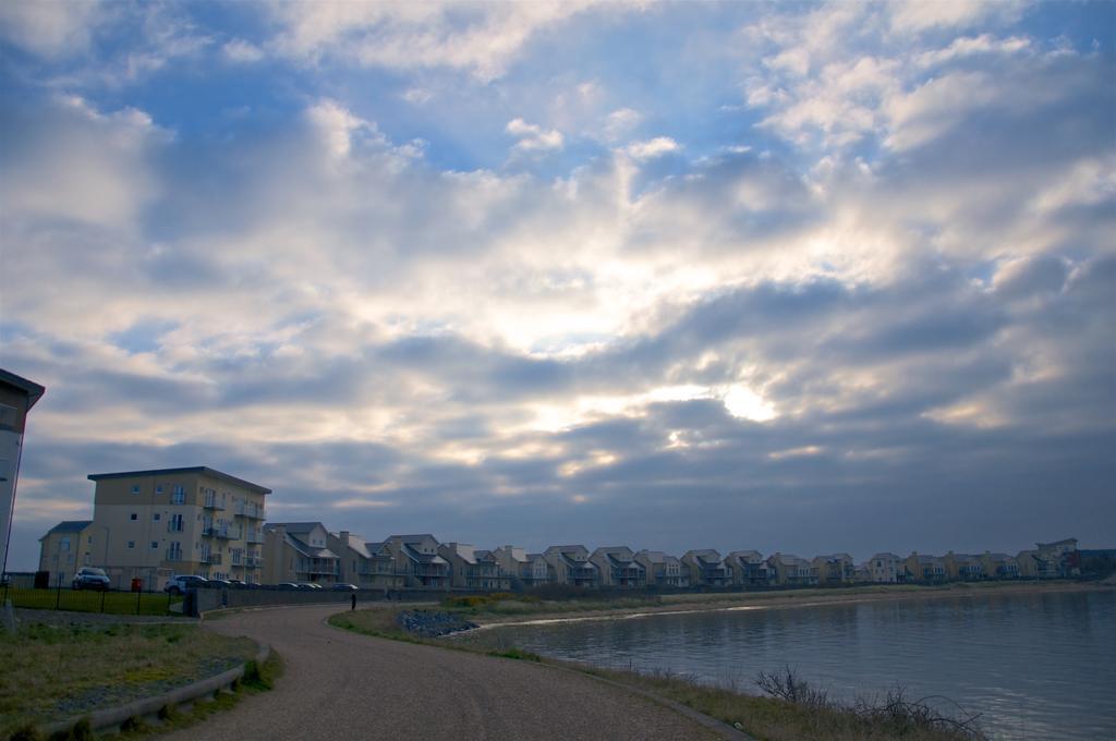 Traeth Bychan Apartment Llanelli Exterior foto